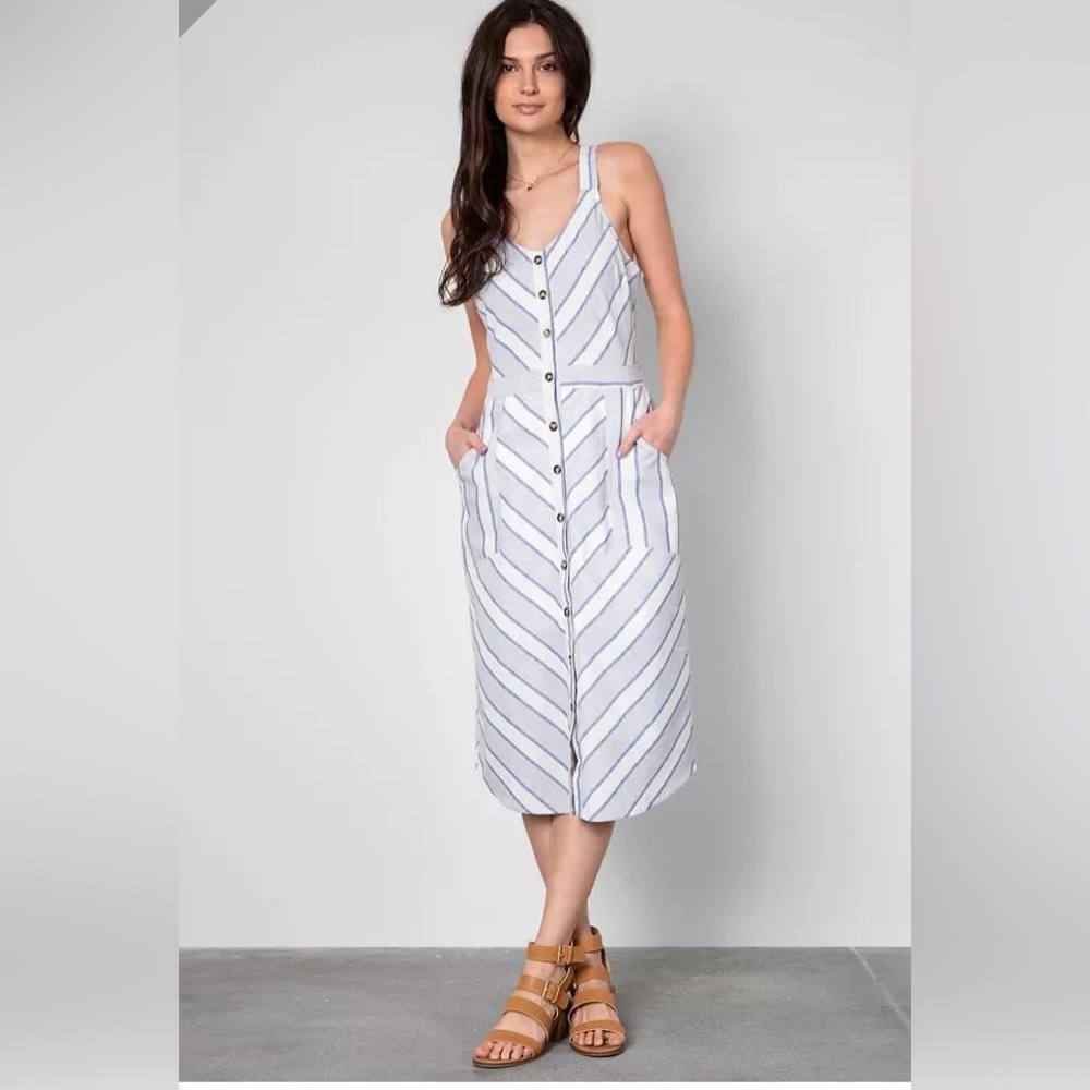 Buckle Rose And Grey Midi Striped Dress. Size Large. Button Front And Lined.